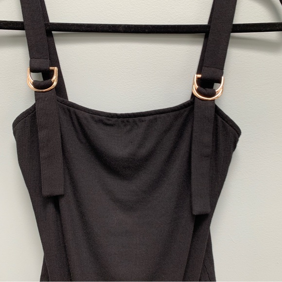 Superdown Mabelle D Ring Ribbed Bodysuit in Black size Medium - Picture 7 of 9